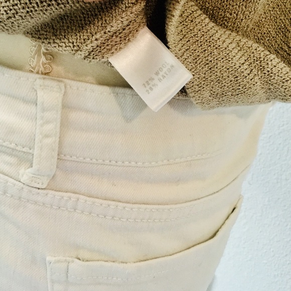 St. John Wool and Rayon sleeveless shell - Picture 5 of 5